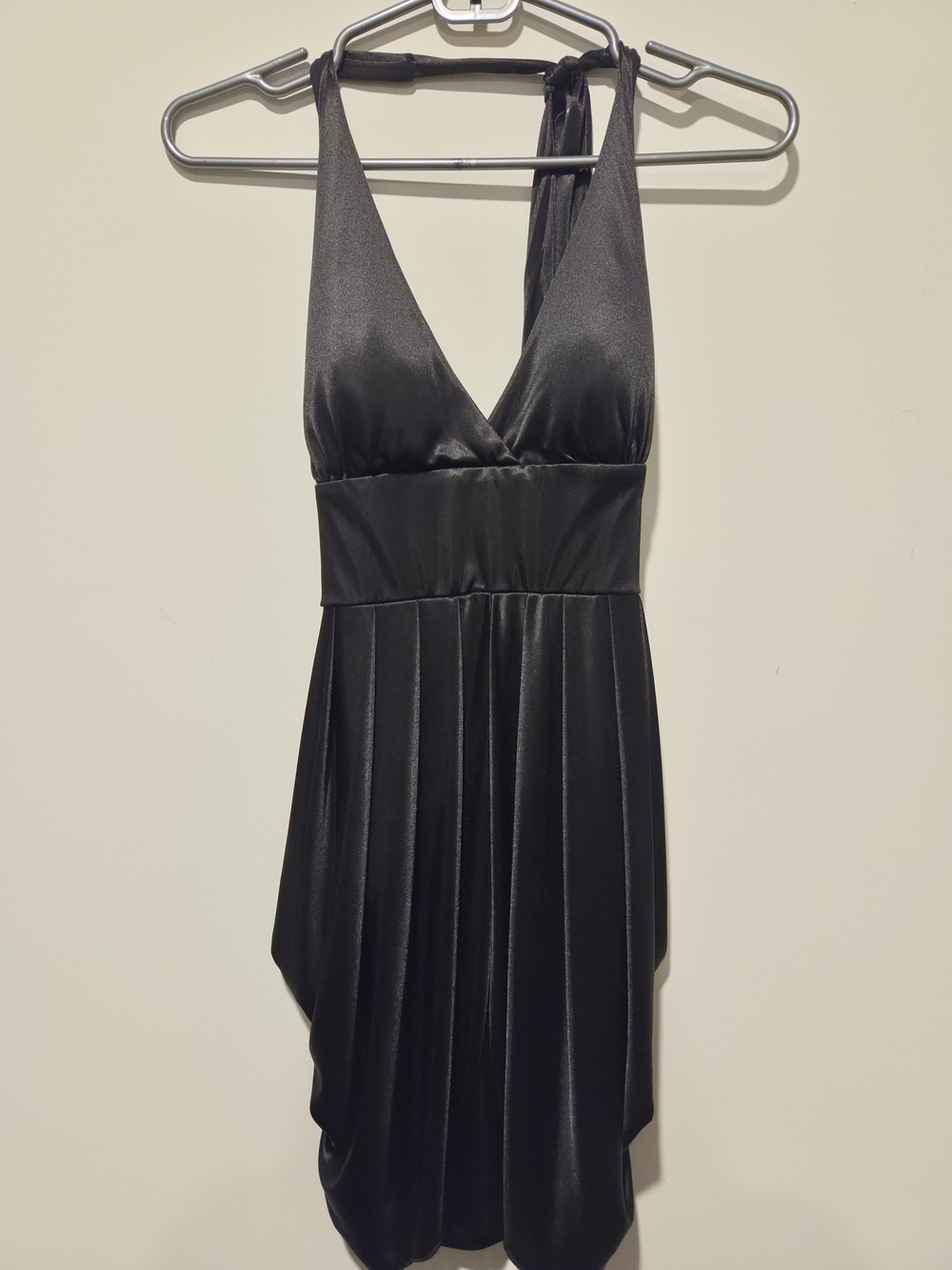 J.Elizabeth Black One-Shoulder Halter Cocktail Dress
